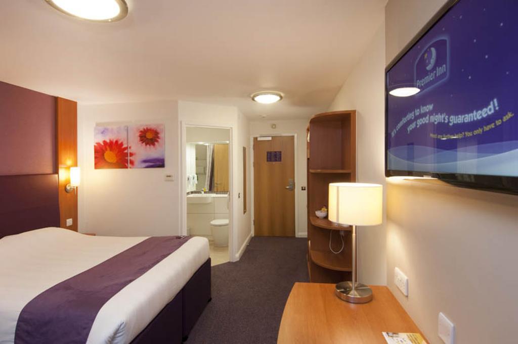 Premier Inn Birmingham South - Hall Green Exterior photo